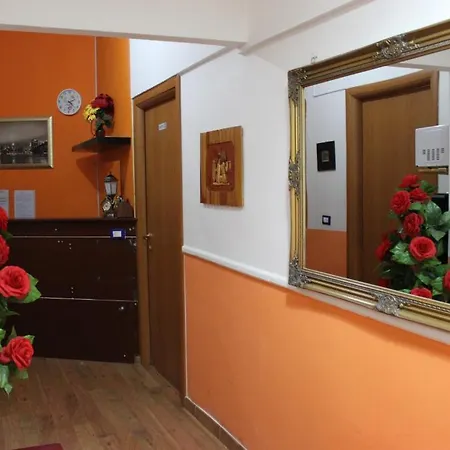 Adone House Bed and breakfast 2*