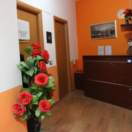 Oda ve Kahvaltı Adone House 2*